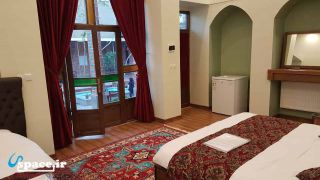 نمای اتاق 3 تخته رو به حیاط - اقامتگاه سنتی آریو - اصفهان